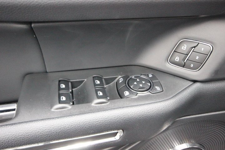 Used 2024 Ford Expedition Limited image 12