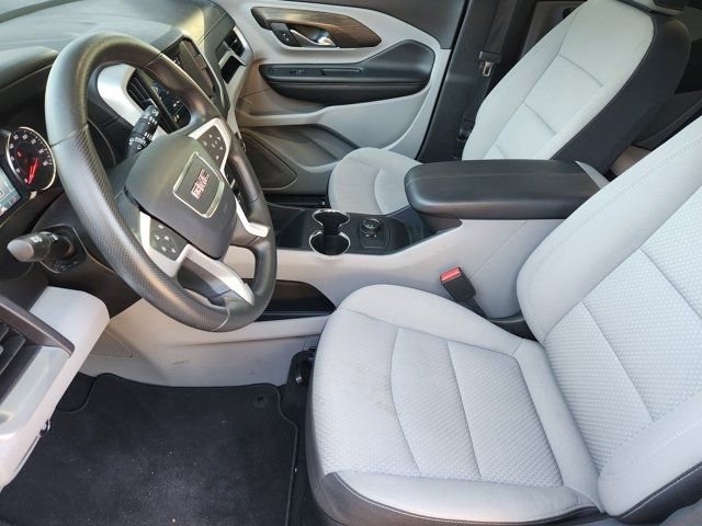 Used 2024 GMC Terrain SLE image 4