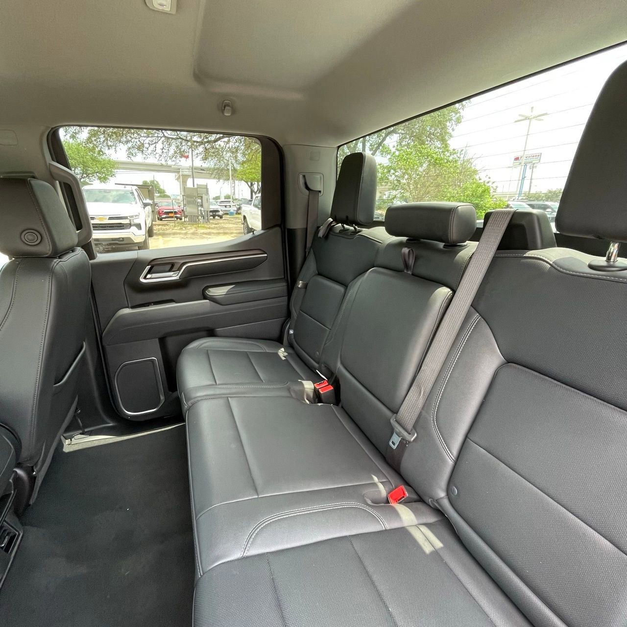 Used 2025 GMC Sierra 1500 SLT RWD image 24