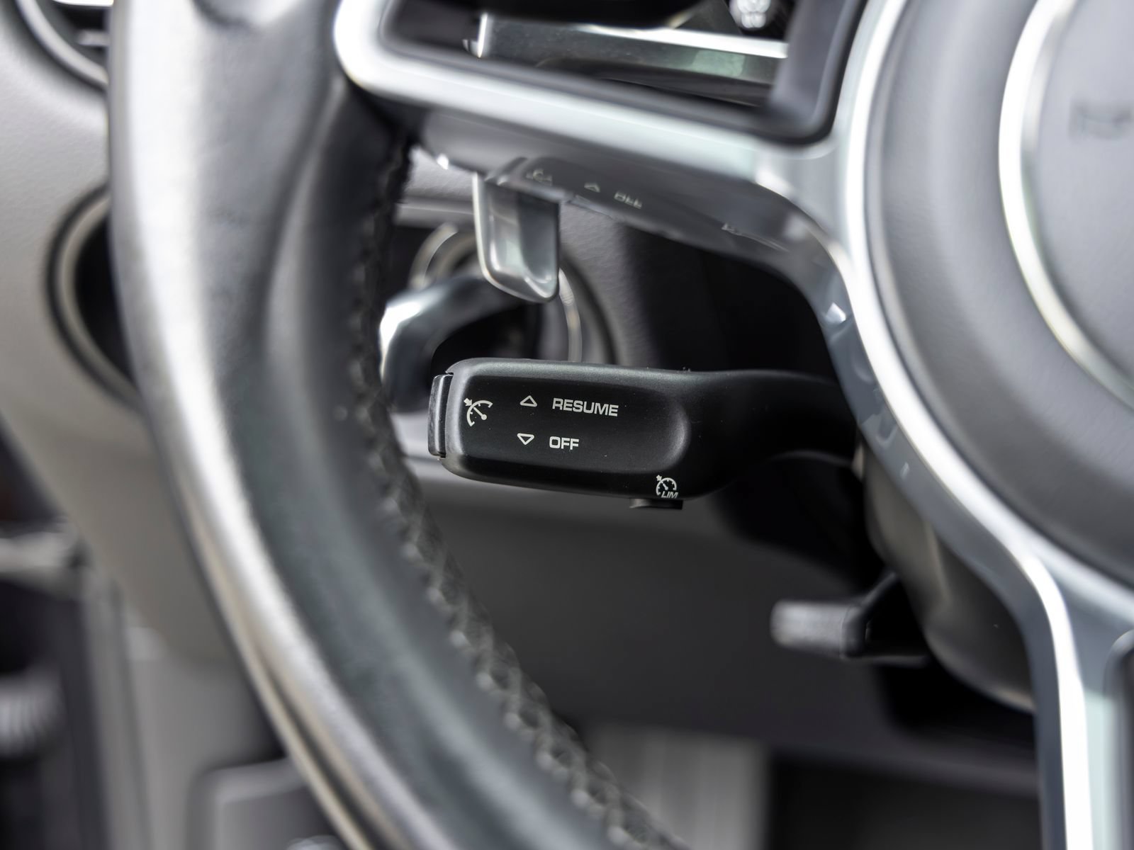 Certified 2021 Porsche Macan S AWD/4WD image 36