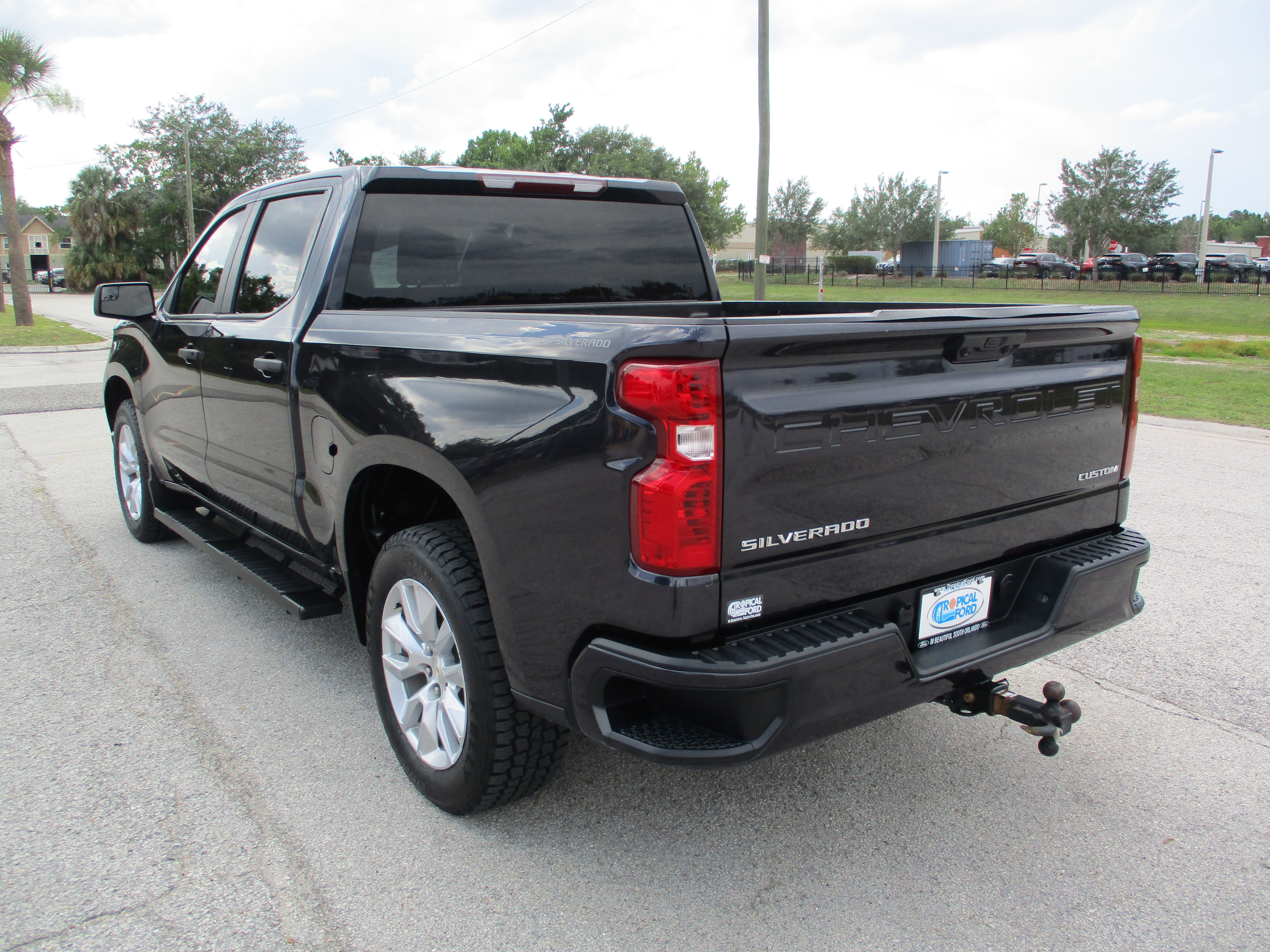 Used 2023 Chevrolet Silverado 1500 Custom image 5