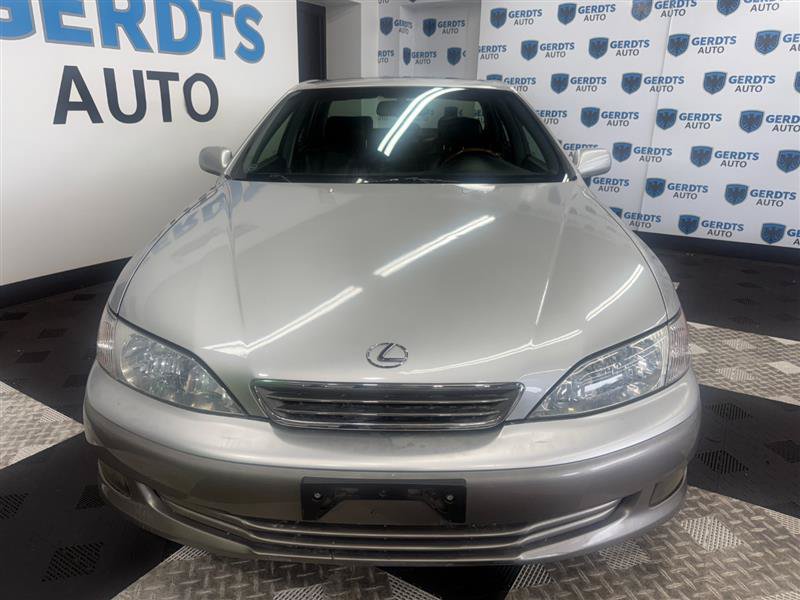 Used 2001 Lexus ES 330 FWD image 2