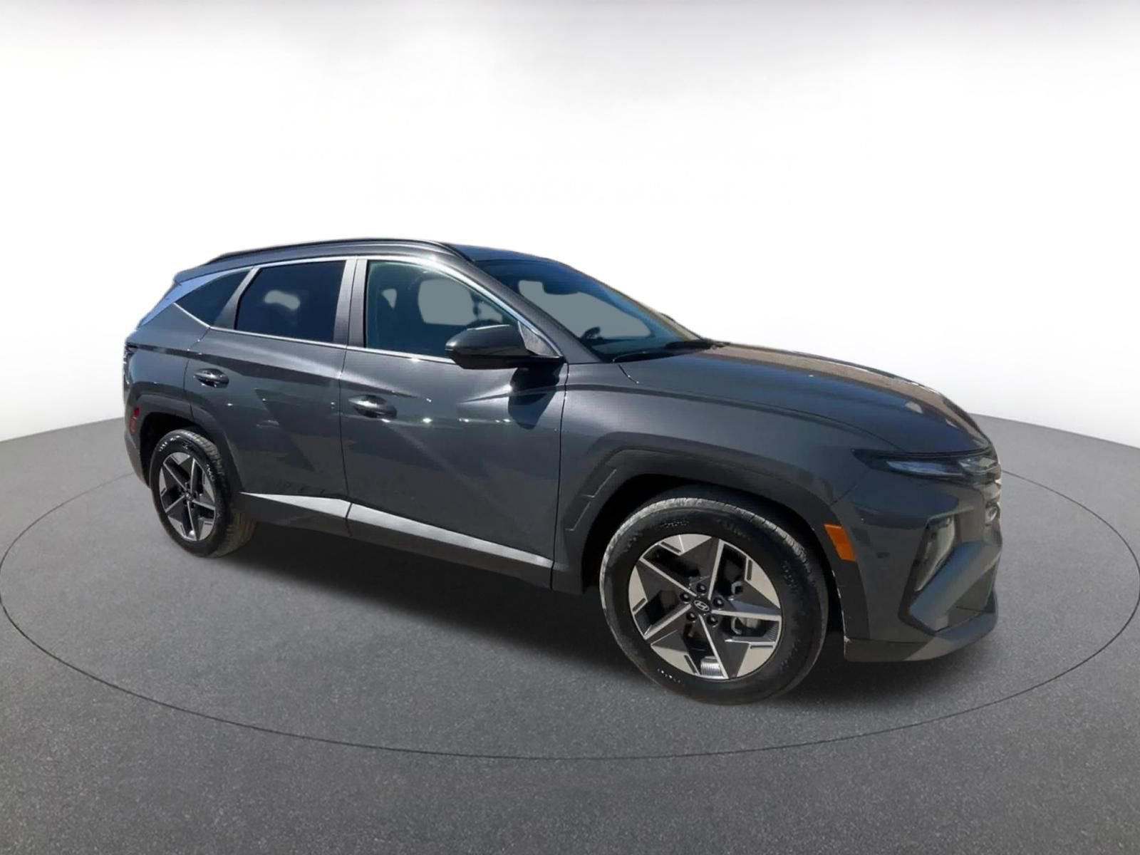 Used 2025 Hyundai Tucson SEL FWD image 2