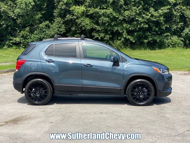 Used 2022 Chevrolet Trax LT w/ Premium Seat Package AWD/4WD image 8
