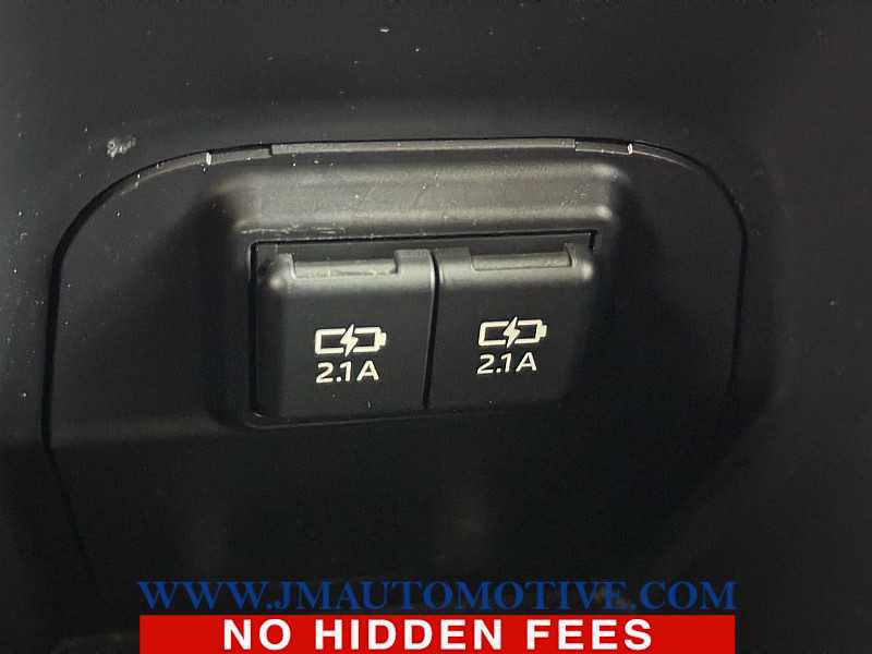 Used 2019 Toyota RAV4 XLE Premium w/ Cold Weather Package AWD/4WD image 40