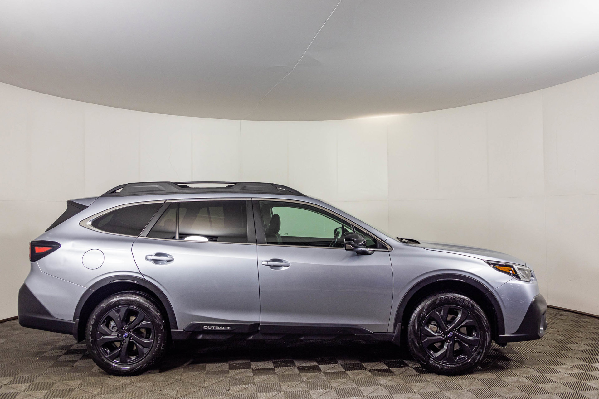 Used 2020 Subaru Outback Onyx Edition XT w/ Popular Package #2 AWD/4WD image 16