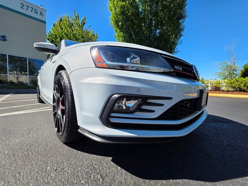 Used 2017 Volkswagen Jetta GLI FWD image 9