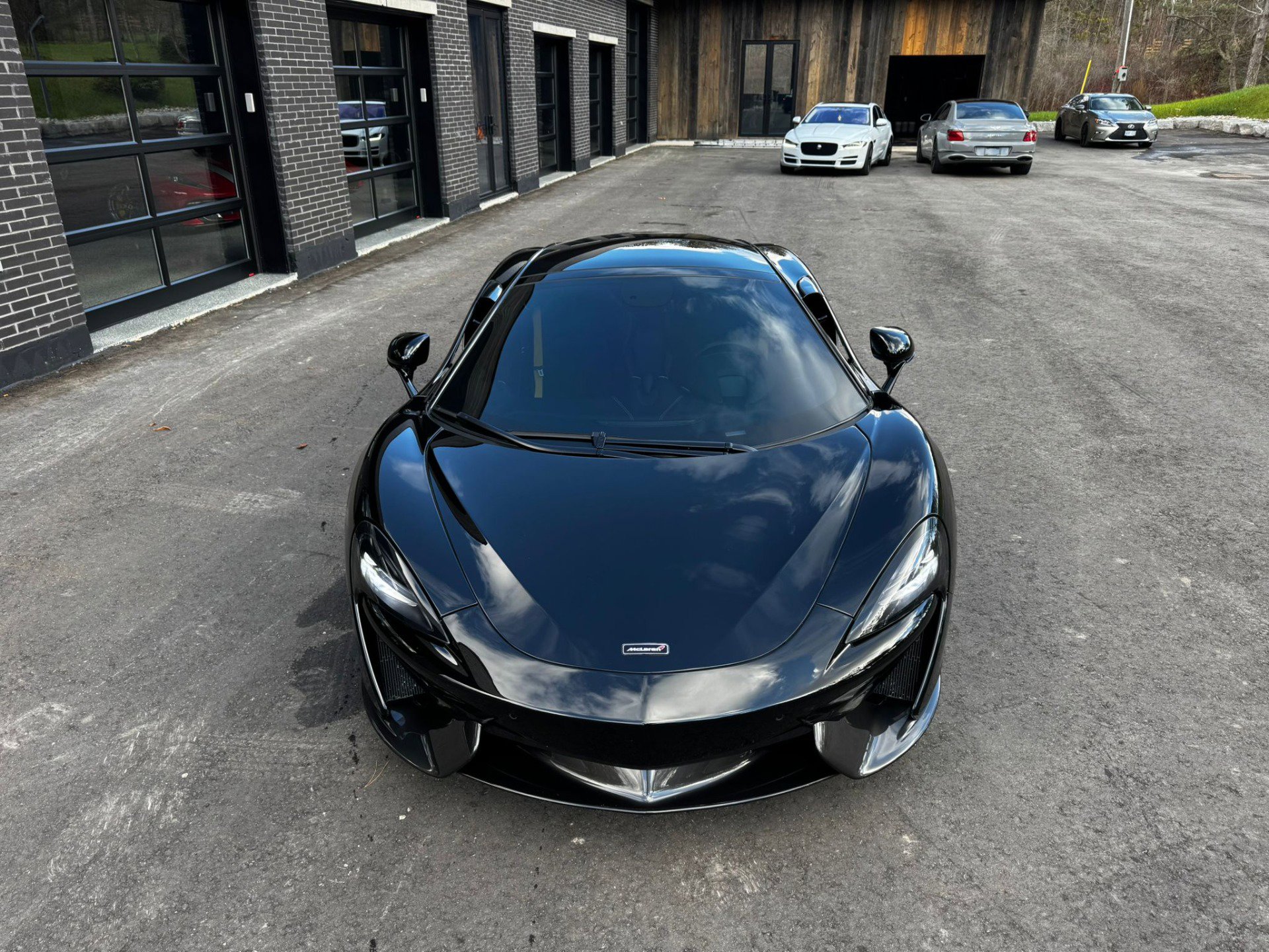 Used 2017 McLaren 570S image 23