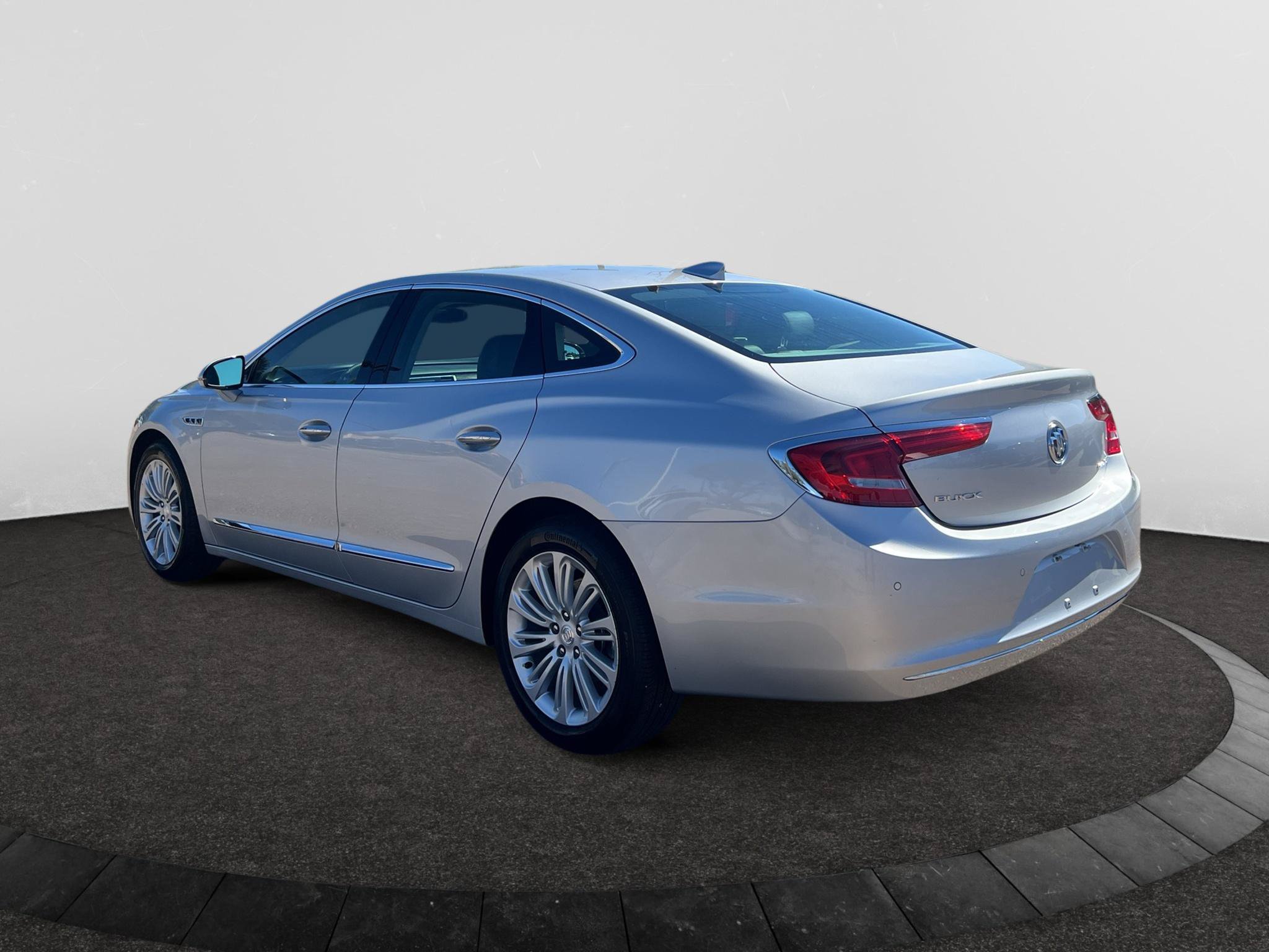 Used 2018 Buick LaCrosse Essence w/ Sights and Sounds Package FWD image 8