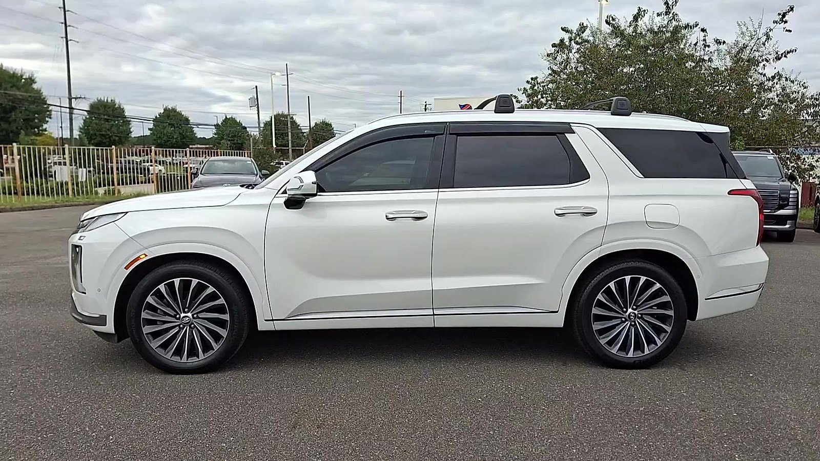 Used 2023 Hyundai Palisade Calligraphy image 5