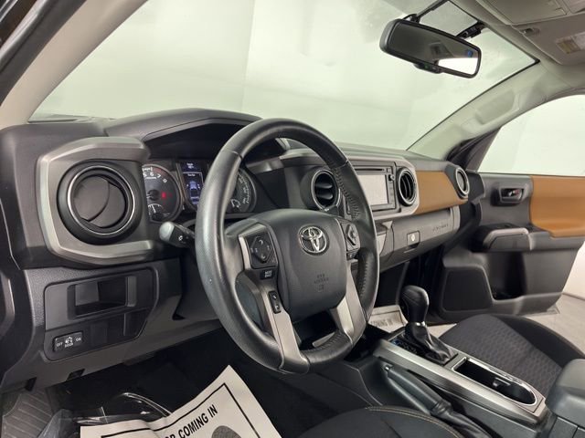 Used 2017 Toyota Tacoma SR5 image 19