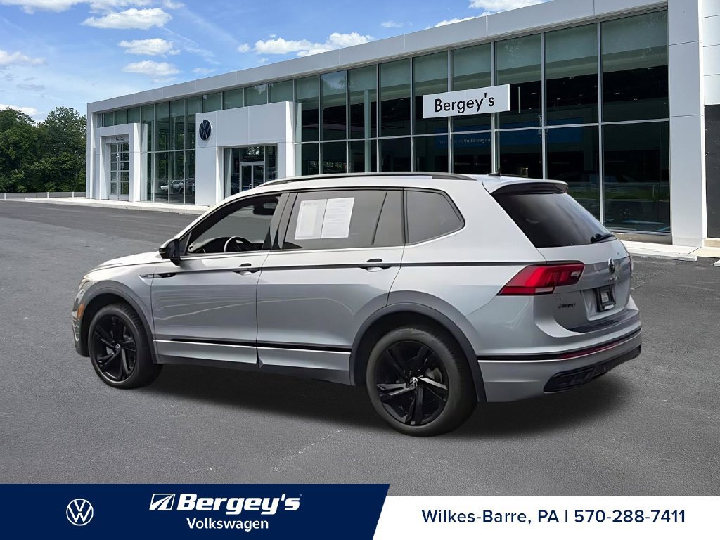 Certified 2024 Volkswagen Tiguan SE R-Line AWD/4WD image 8
