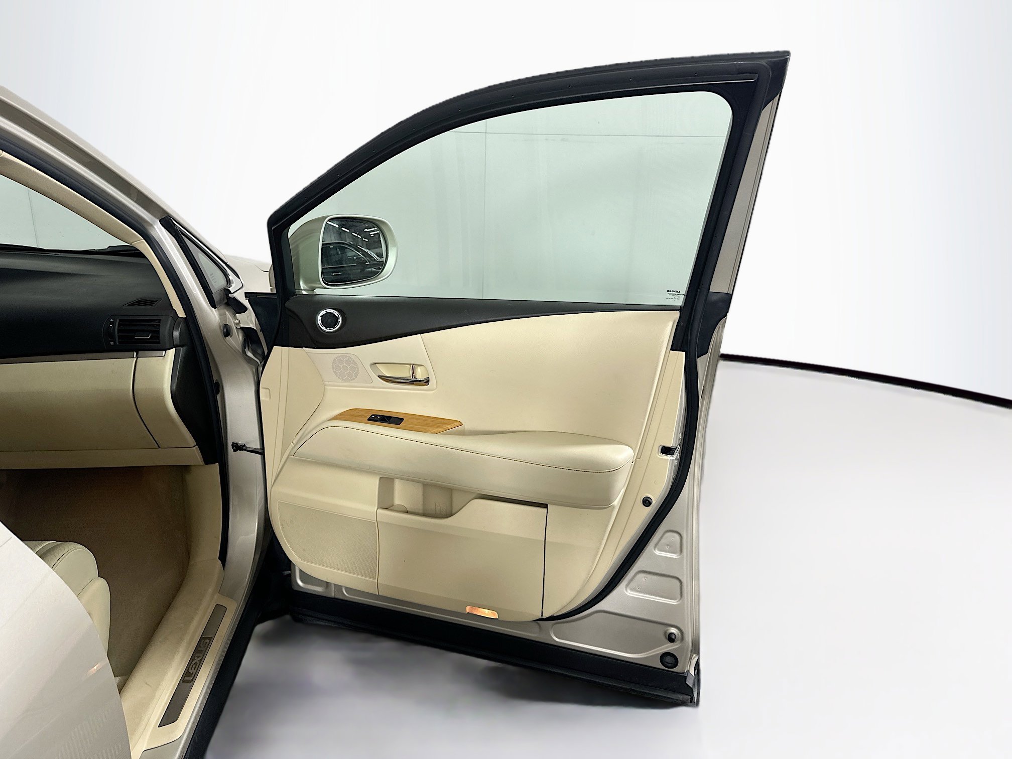 Used 2015 Lexus RX 450h FWD image 34