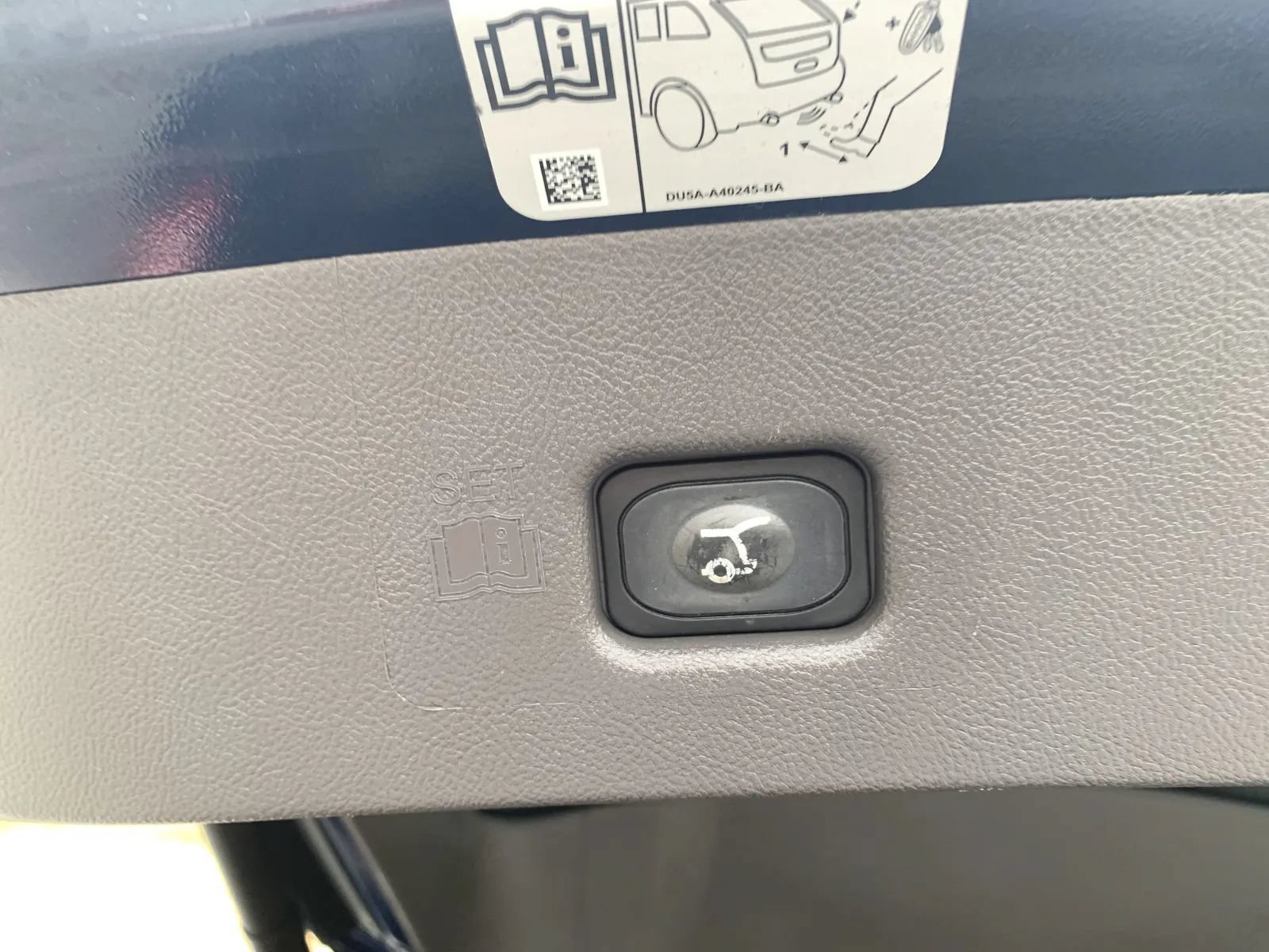 Used 2018 Lincoln MKX Reserve w/ Driver Assistance Package FWD image 31