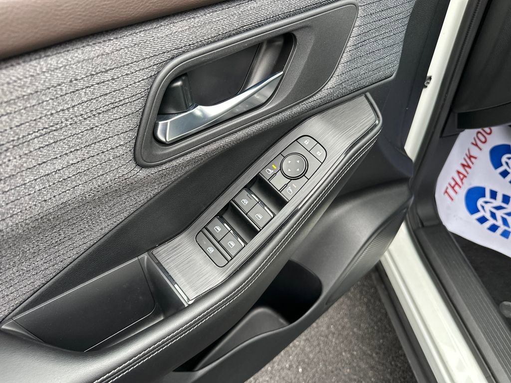 Used 2023 Nissan Rogue SV image 15