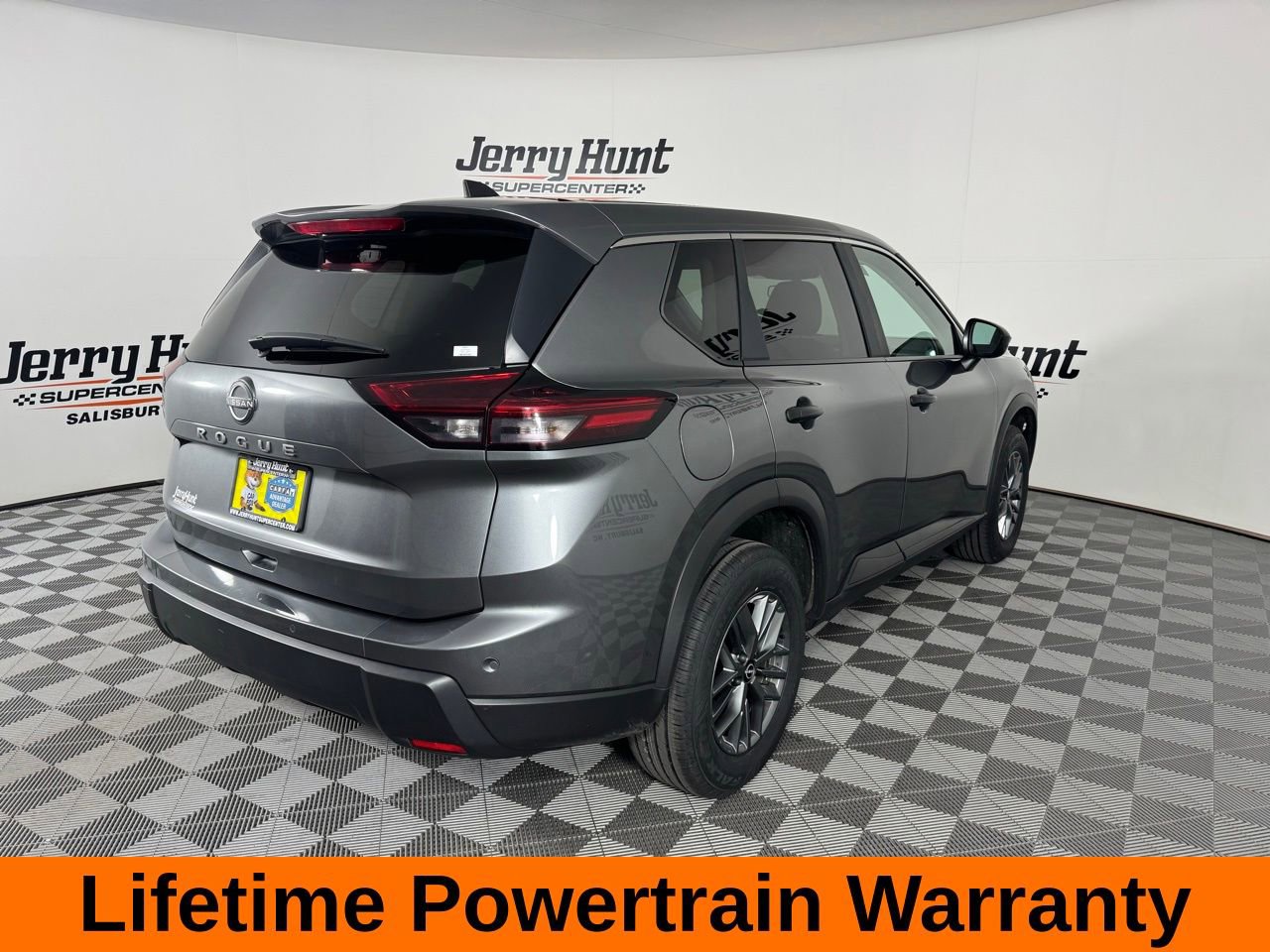 Used 2024 Nissan Rogue S image 7