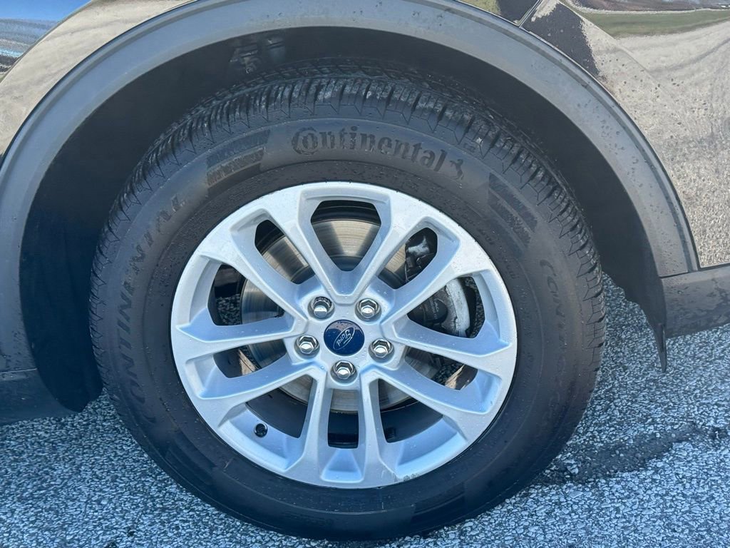 Used 2022 Ford Escape SE w/ Cold Weather Package image 19