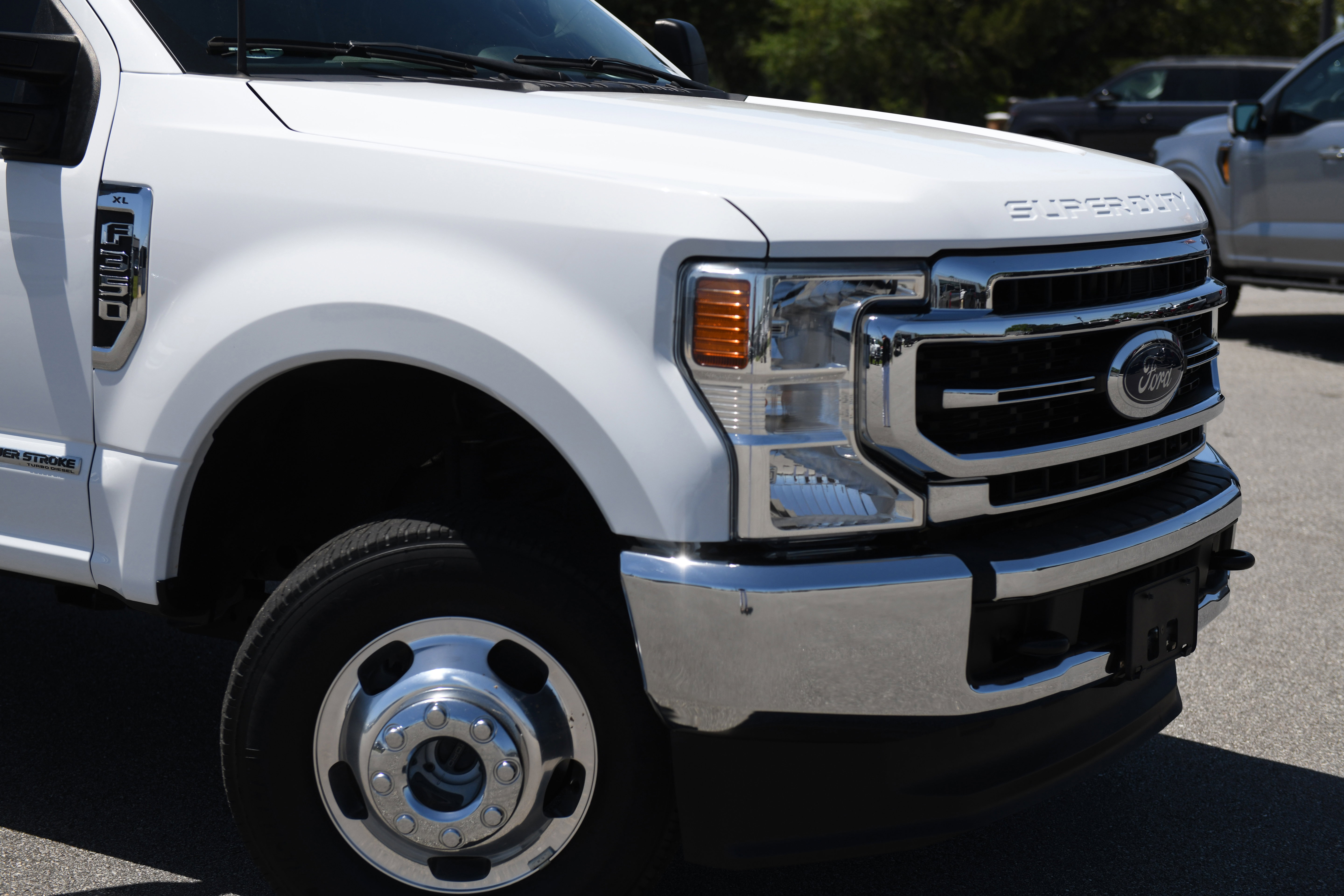 Used 2022 Ford F350 XL w/ Power Equipment Group AWD/4WD image 3