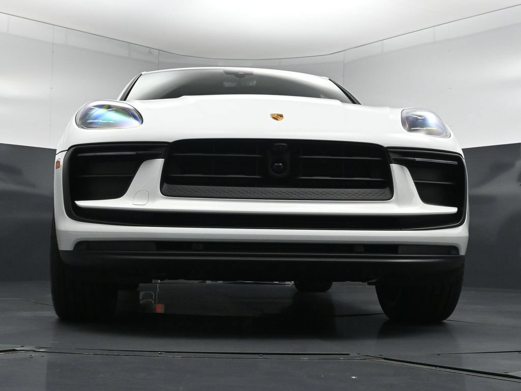 New 2026 Porsche Macan AWD/4WD image 31