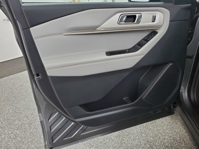 New 2026 Ford Explorer Active w/ Active Comfort Package image 12