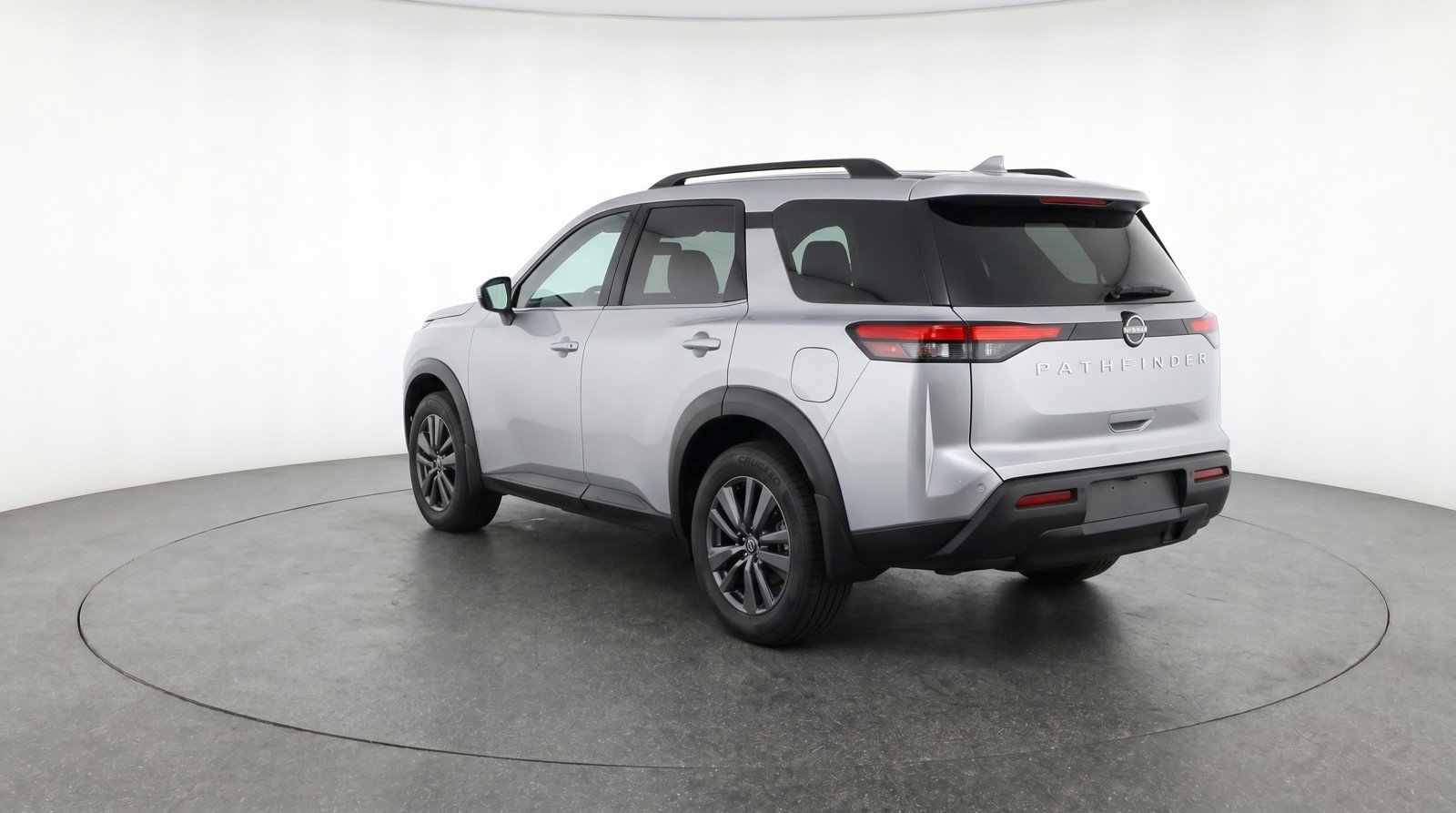 Used 2025 Nissan Pathfinder SV FWD image 6