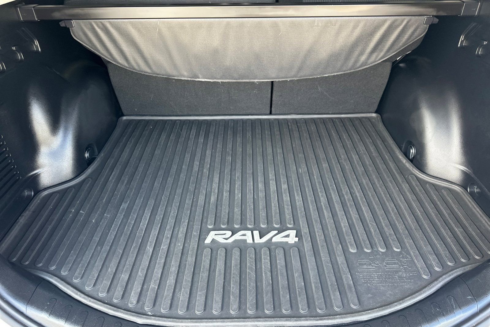 Used 2017 Toyota RAV4 LE w/ All Weather Liner Package FWD image 15