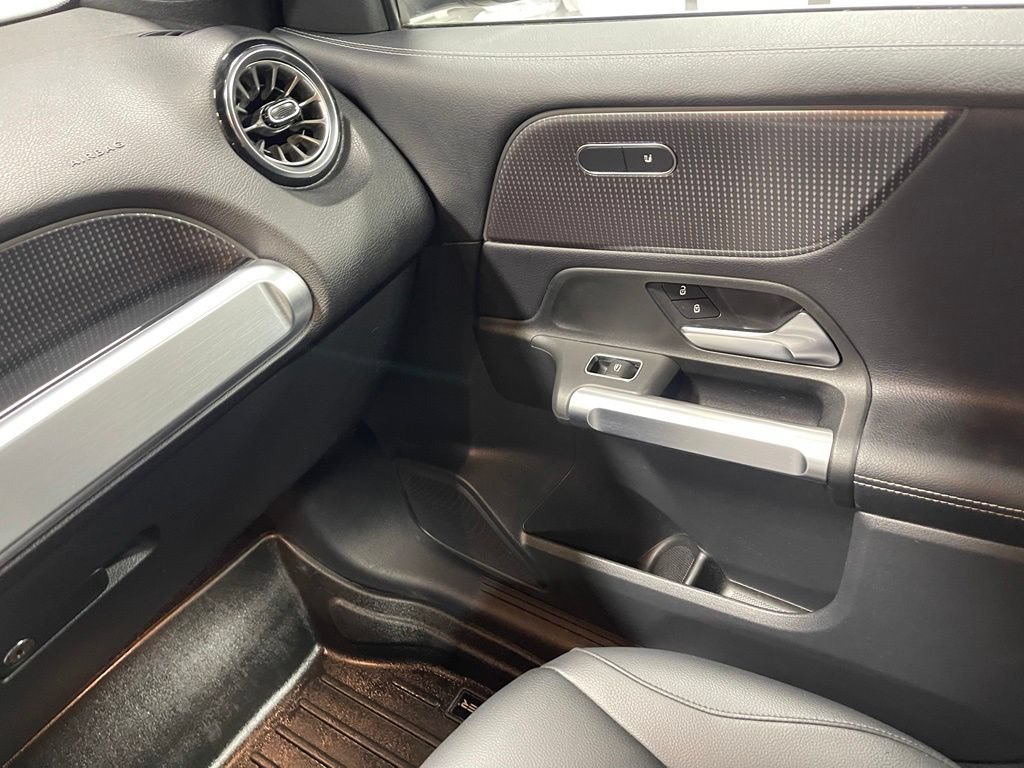 Certified 2022 Mercedes-Benz GLB 250 4MATIC image 27