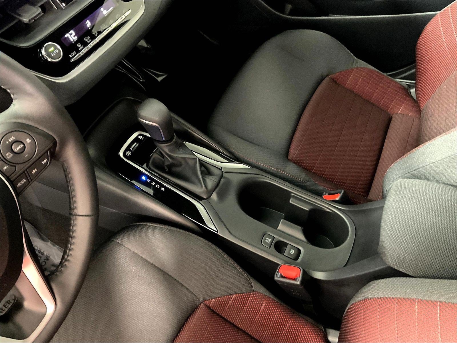 Used 2026 Toyota Corolla SE FWD image 18