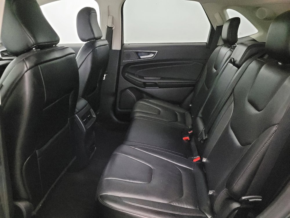 Used 2020 Ford Edge Titanium AWD/4WD image 18