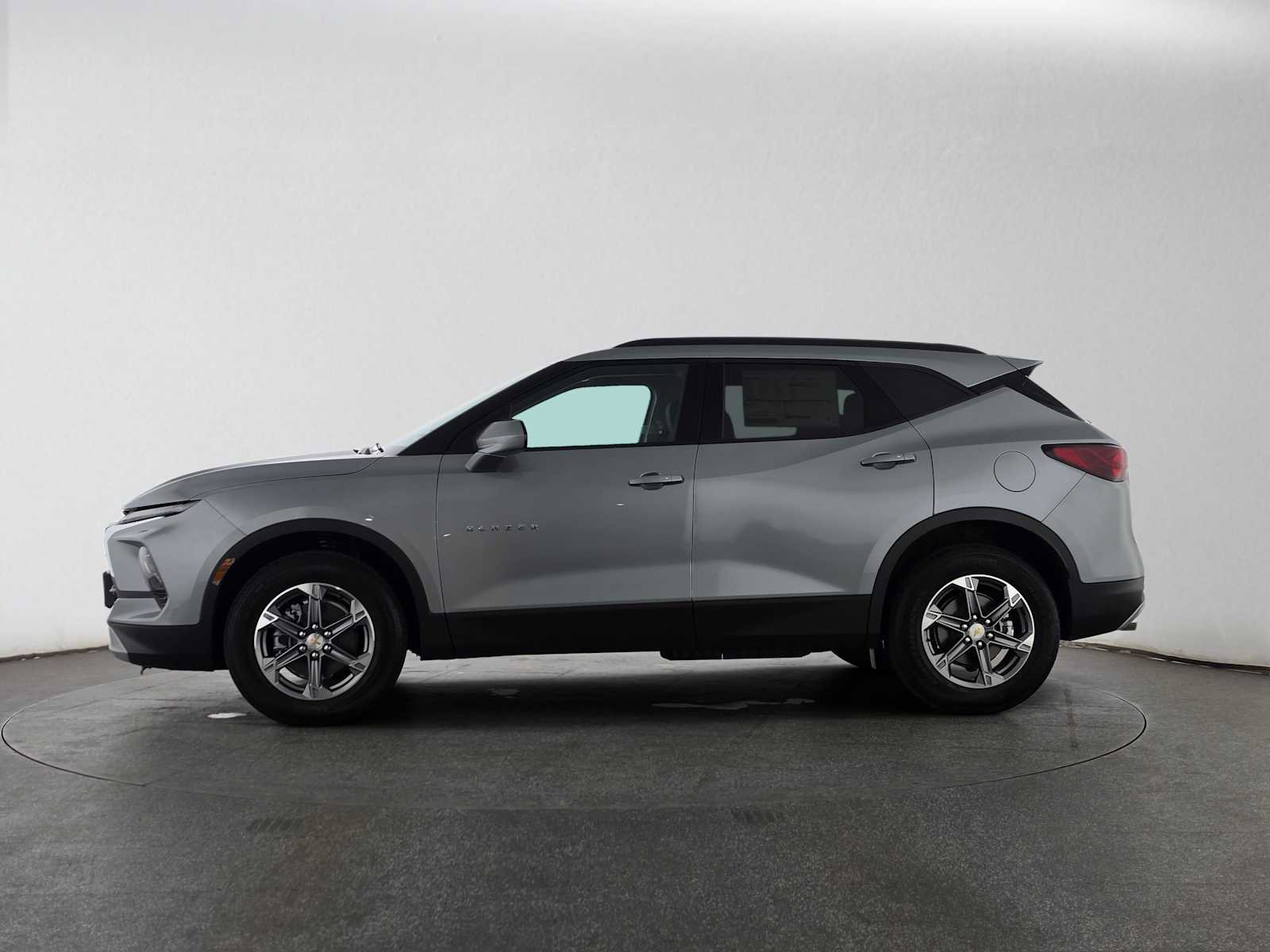 New 2026 Chevrolet Blazer LT w/ Convenience Package AWD/4WD image 6