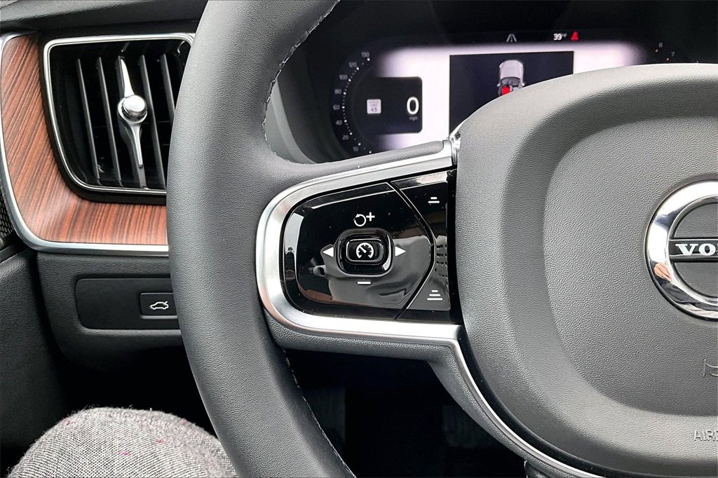 Used 2023 Volvo XC60 B5 Plus w/ Climate Package image 11