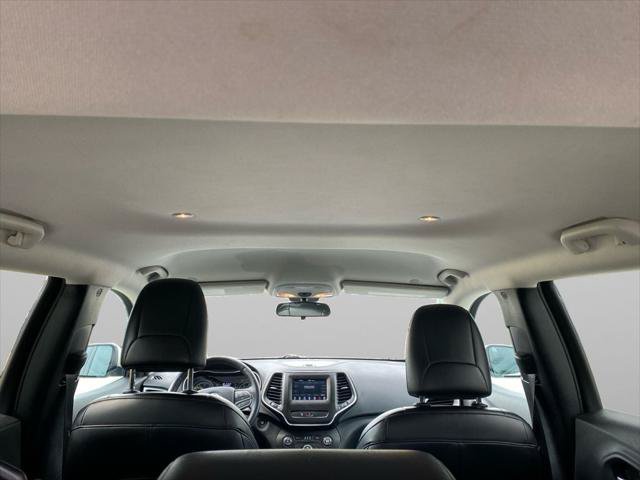 Certified 2020 Jeep Cherokee Latitude Plus w/ Cold Weather Group AWD/4WD image 16
