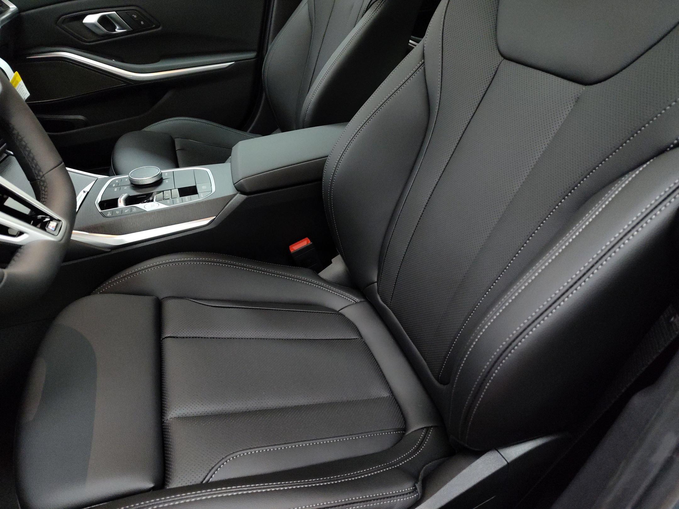 Used 2026 BMW 330i Sedan w/ M Sport Package RWD image 18
