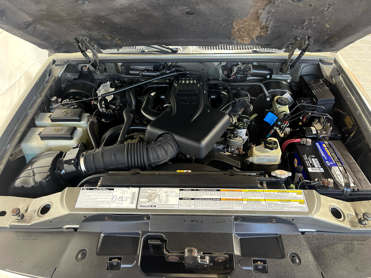 Used 2000 Ford Explorer Eddie Bauer image 28