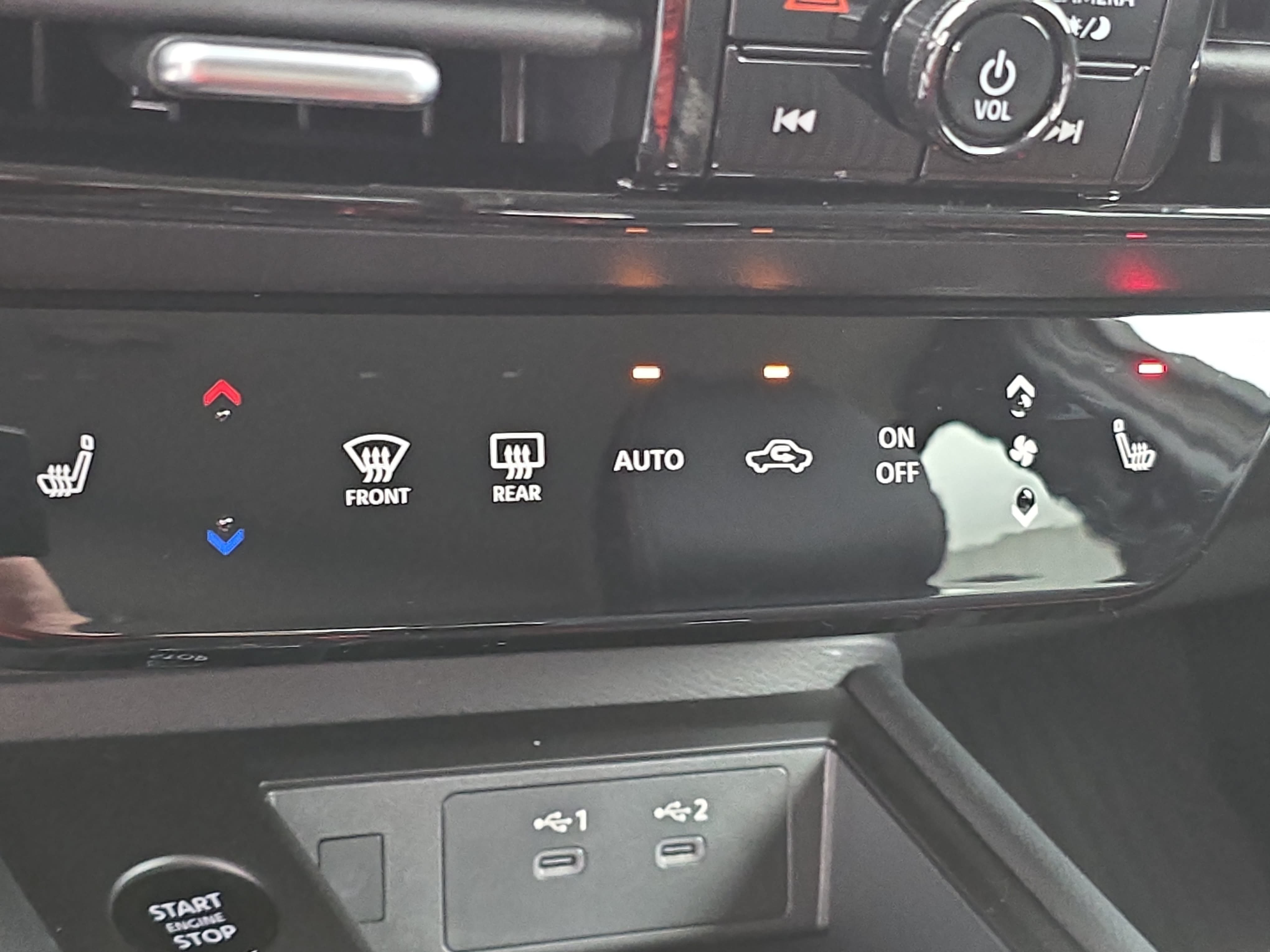 New 2026 Nissan Kicks SR w/ Cold Weather Package AWD/4WD image 22