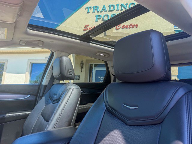 Used 2017 Cadillac XT5 Luxury w/ LPO, Wheel Lock Package FWD image 11