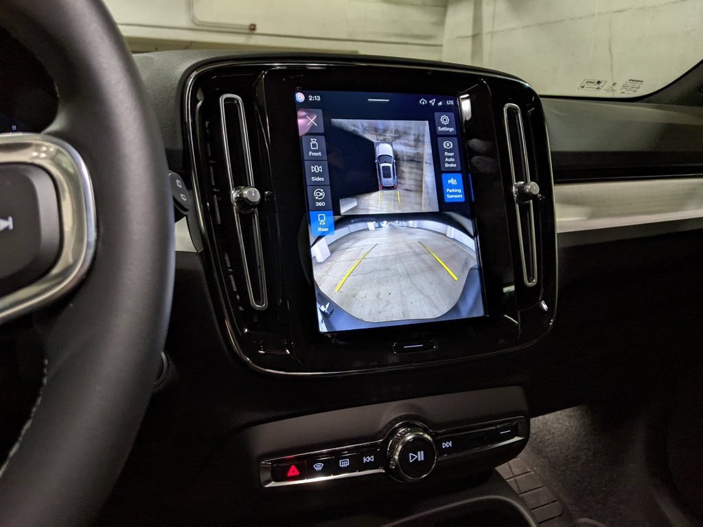 New 2026 Volvo XC40 B5 Ultra w/ Protection Package Premier AWD/4WD image 18