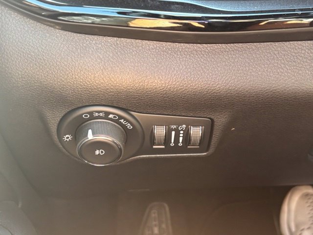 New 2026 Jeep Compass Latitude AWD/4WD image 30