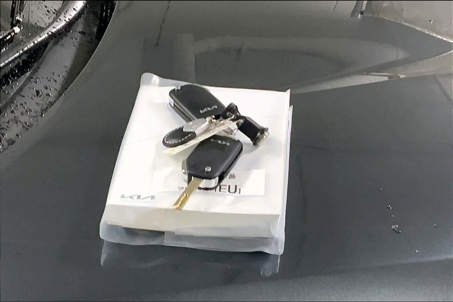 Used 2025 Kia Soul LX w/ LX Technology Package FWD image 14