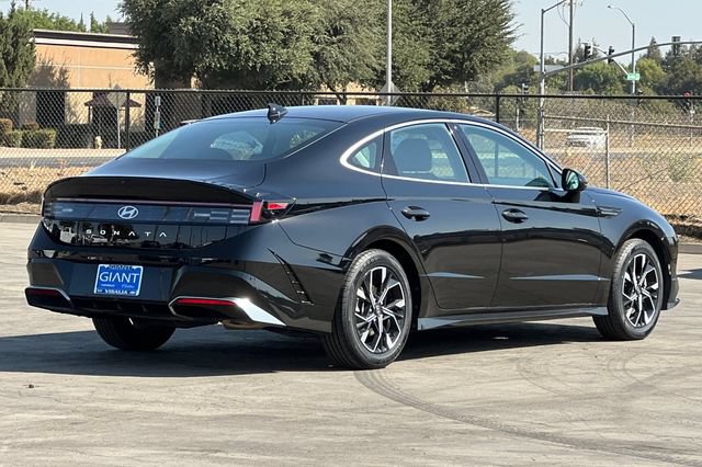 Used 2025 Hyundai Sonata SEL FWD image 4