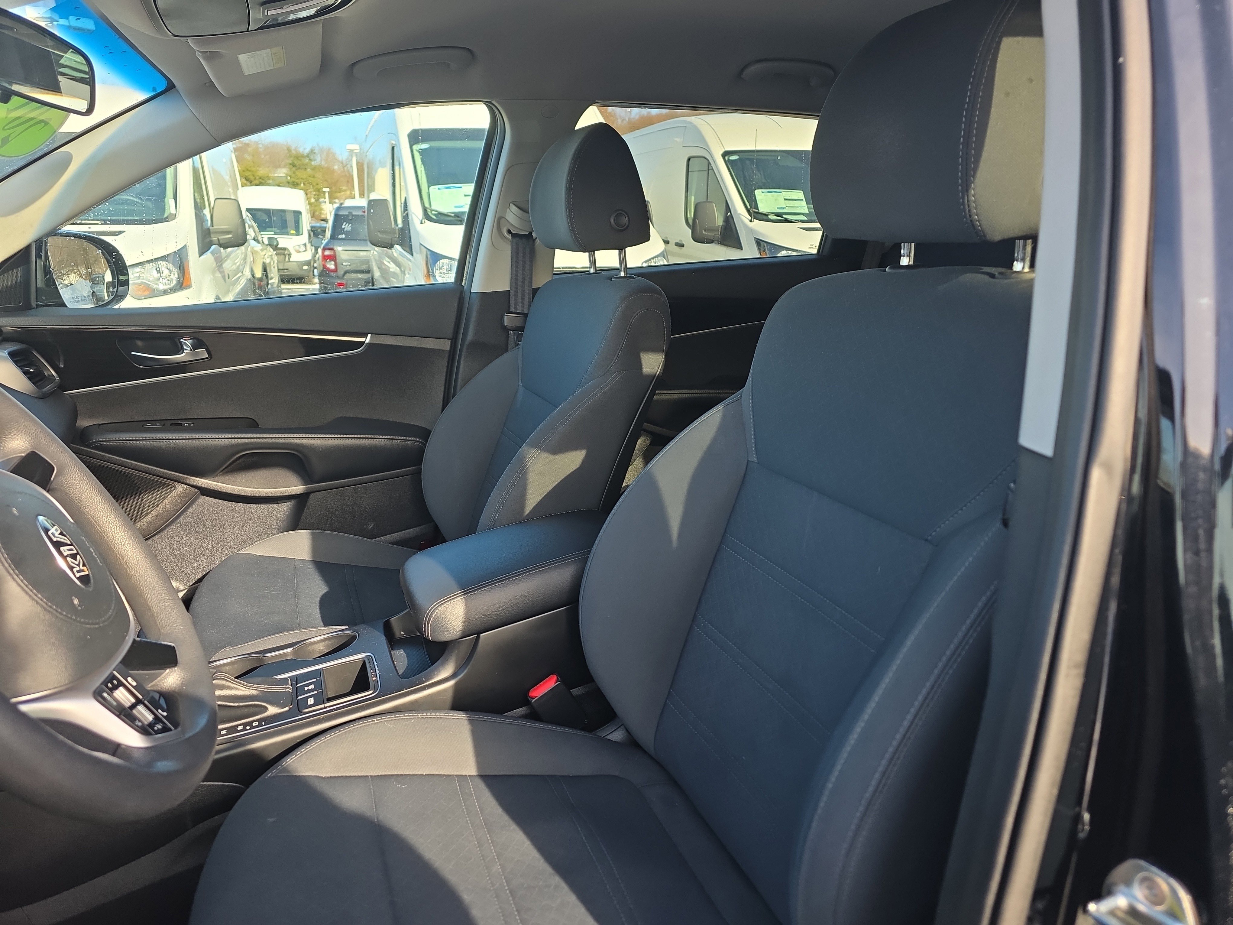 Used 2019 Kia Sorento LX image 28