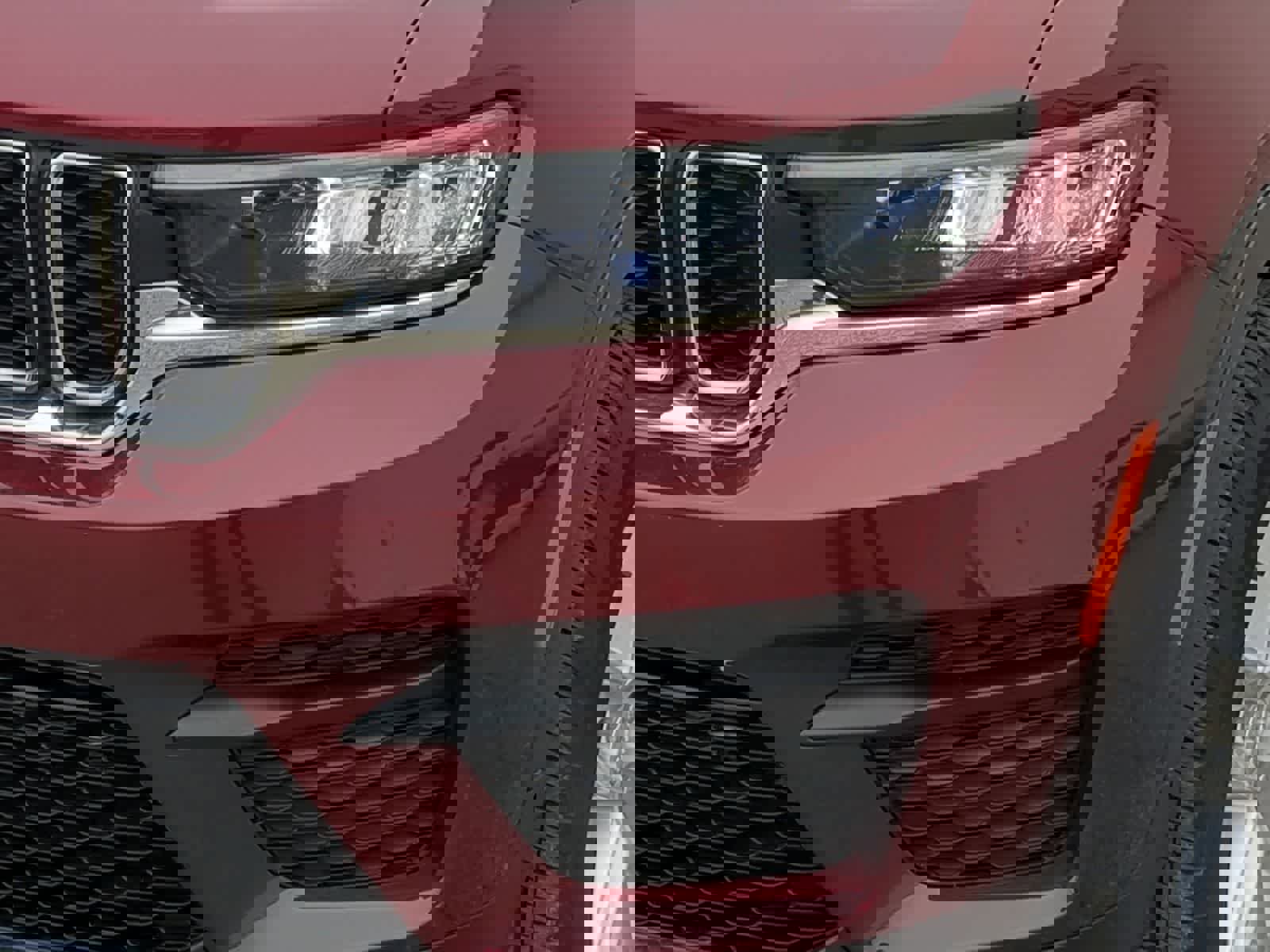 Used 2023 Jeep Grand Cherokee Laredo image 11