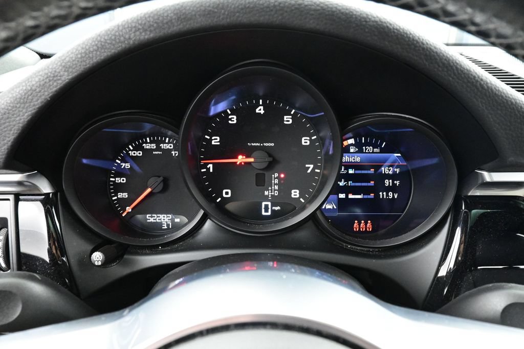 Certified 2020 Porsche Macan AWD/4WD image 18