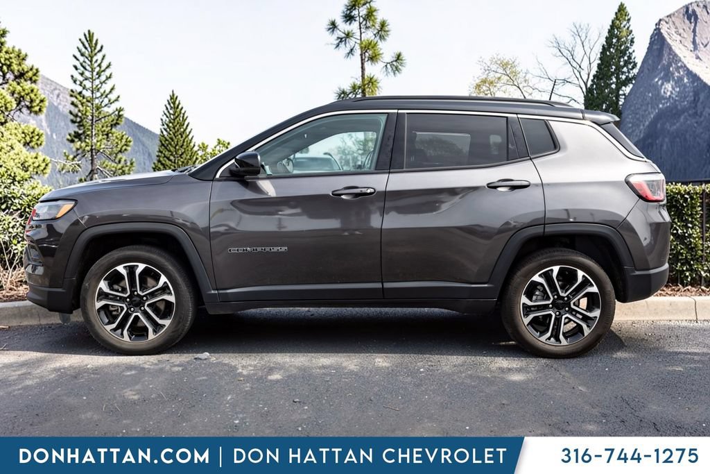Used 2024 Jeep Compass Limited AWD/4WD image 2