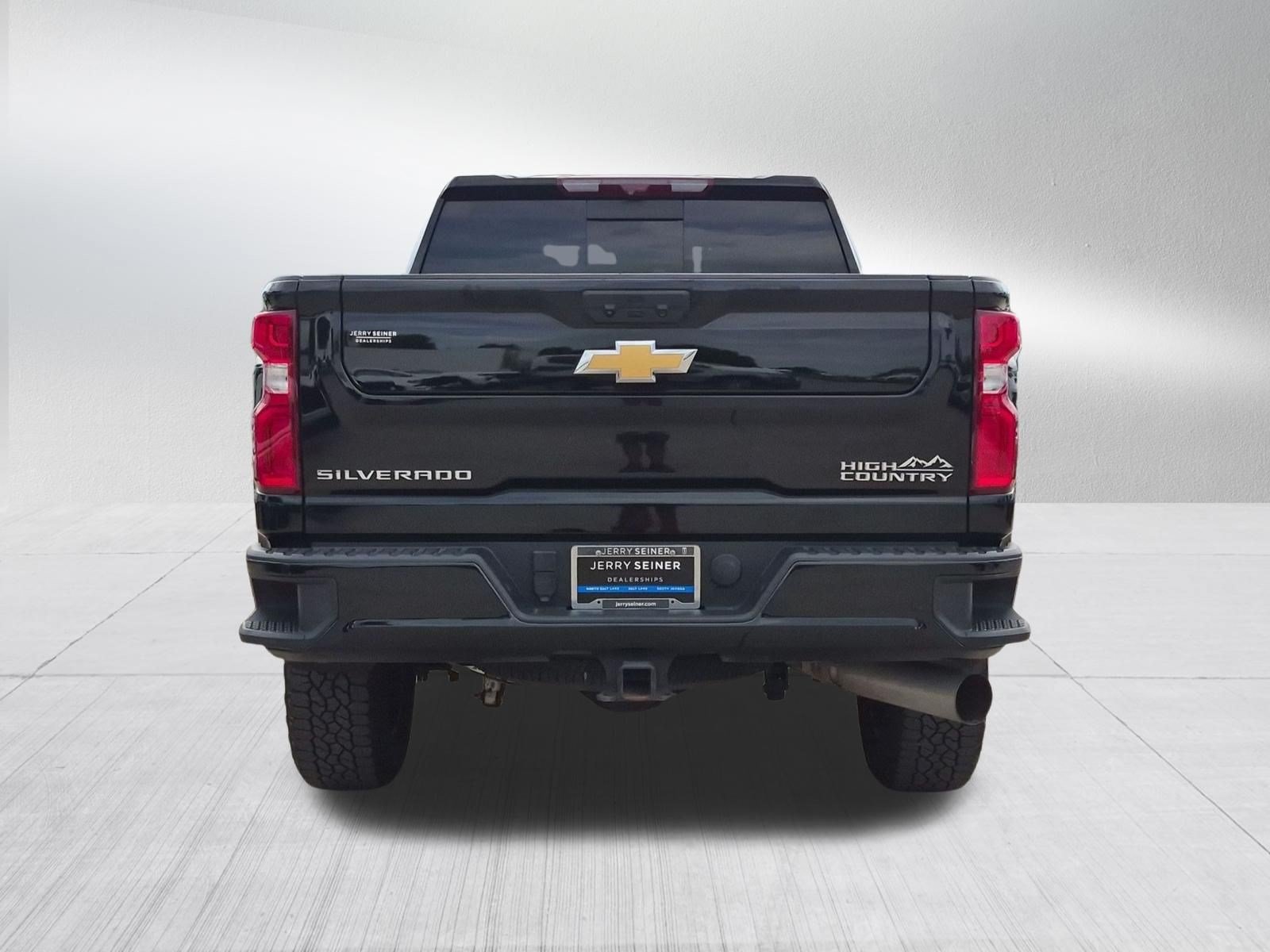 Certified 2024 Chevrolet Silverado 3500 High Country w/ High Country Premium Package AWD/4WD image 5
