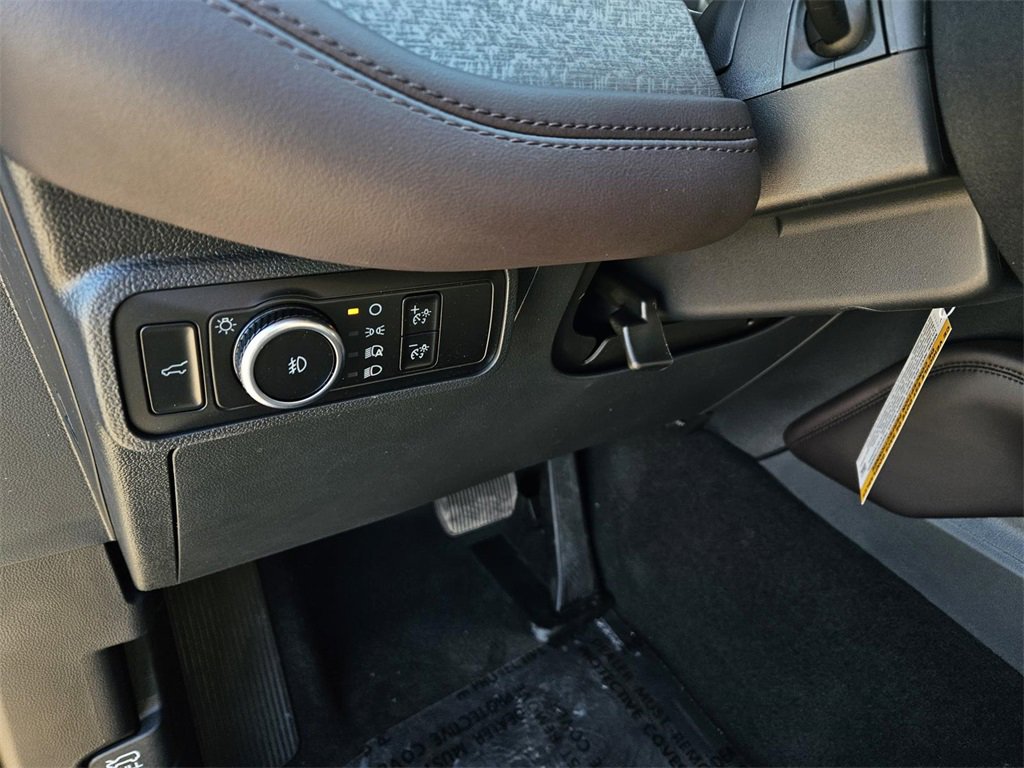 New 2026 Ford Explorer Platinum image 15