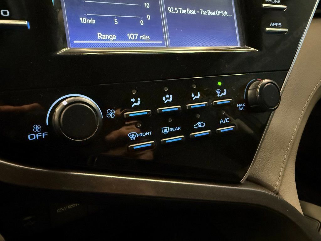 Used 2018 Toyota Camry LE FWD image 14