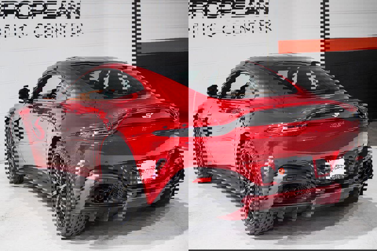 Used 2020 Aston Martin V8 Vantage Coupe image 34