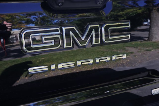 Used 2023 GMC Sierra 1500 Elevation w/ LPO, Elevation Black Package image 6