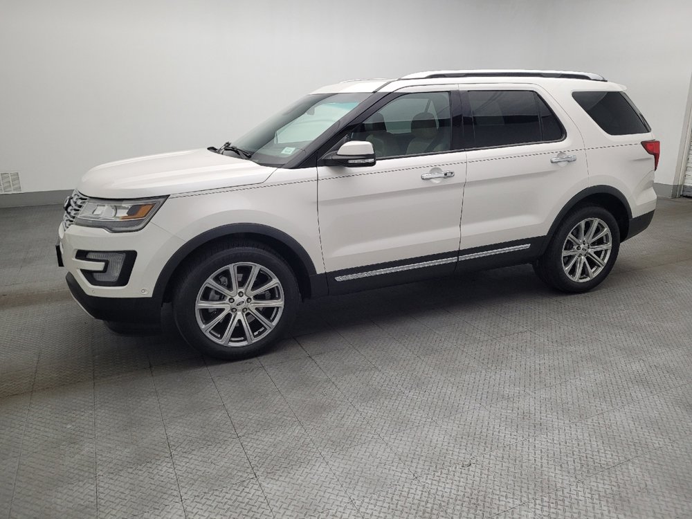 Used 2017 Ford Explorer Limited w/ Equipment Group 303A AWD/4WD image 2